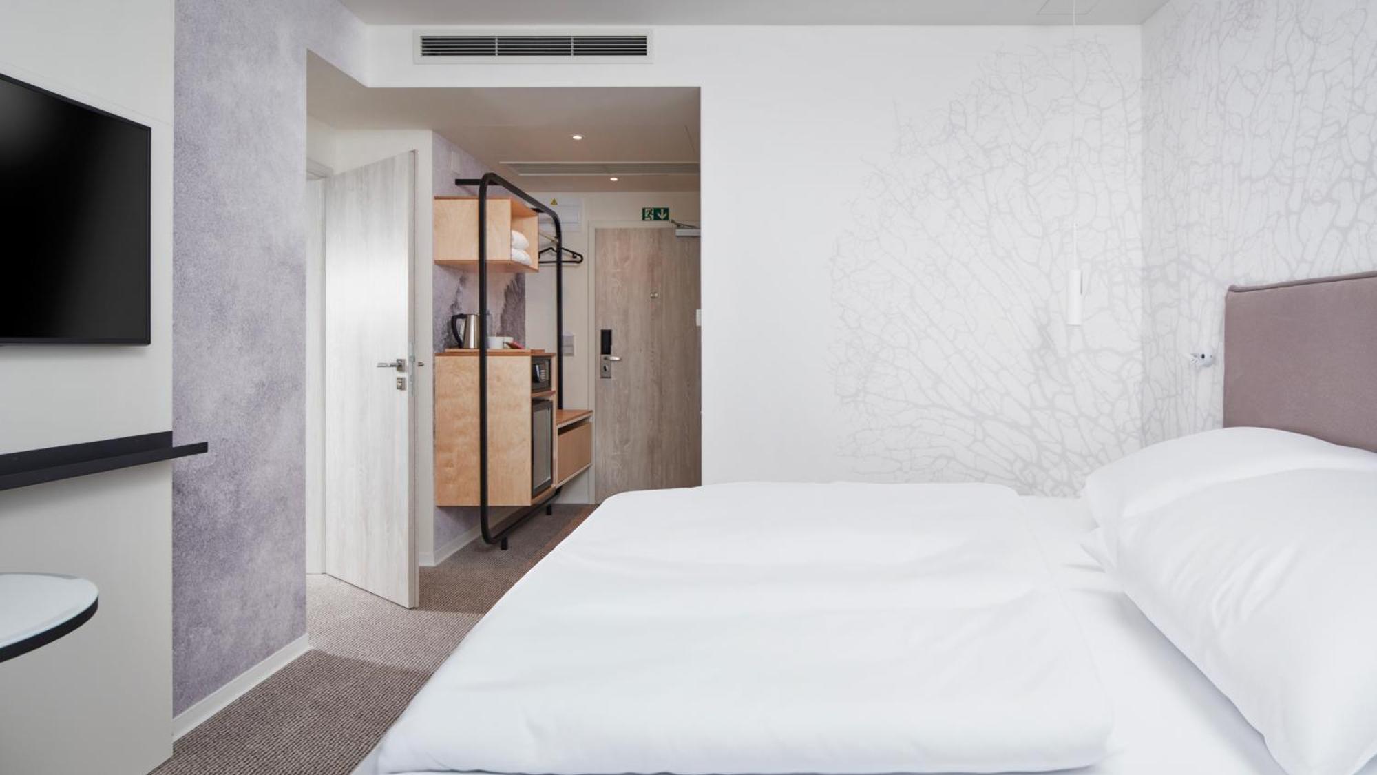 โอเรอา รีสอร์ต ซานตัน Hotel เบอร์โน ภายนอก รูปภาพ